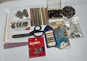 Dedales de colección agujas abrazaderas tijeras vestido confección clips de medición botones - Imagen 1 de 10