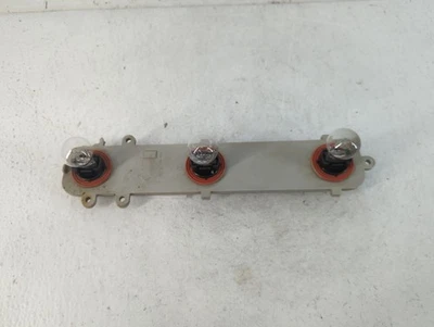 Luz de freno tapa central trasera Chevrolet Trail Blazer XQ9C1 Foto 1 de 4