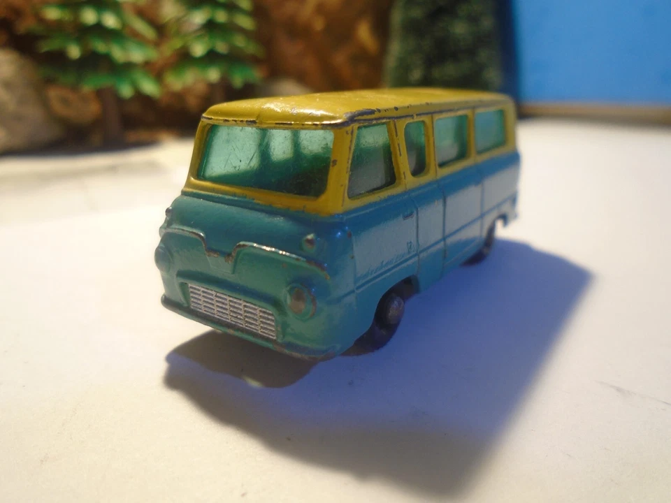 LESNEY VINTAGE 1/87 HO SCALE  THAMES ESTATE CAR, MADE IN ENGLAND      5-170-1-5 - Image 1 of 4