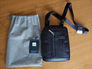 Borsello Piquadro Uomo Blu CA1816BR Tracolla Porta iPad Tablet - Foto 1 di 4