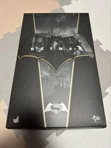 Hot Toys MMS417 DC Comics Batman V Superman Armored Batman Battle Damaged - Picture 1 of 13