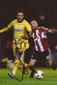 BRENTFORD: ALAN McCORMACK SIGNED 6x4 ACTION PHOTO+COA - Picture 1 of 1