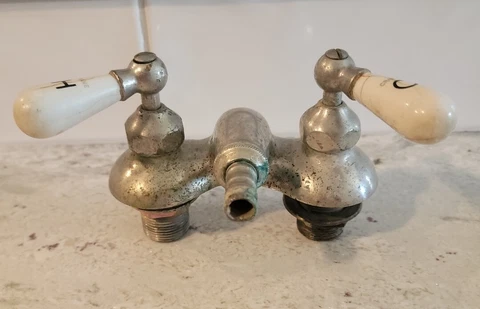 VINTAGE ANTIQUE HOT COLD WATER BATHTUB SINK FAUCET FIXTURE CERAMIC HANDLES Cover