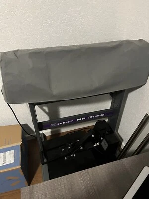 Plotter cortador de vinil 28" USCutter MH com suporte e software VinylMaster Cut v5 - Imagem 1 de 4