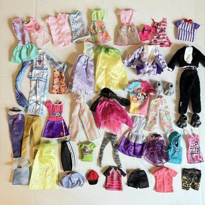 Gran Lote de Ropa Barbie y Más - Vestidos Ropa Prendas para el torso Pantalones - Leer Detalles - #1 Foto 1 de 4