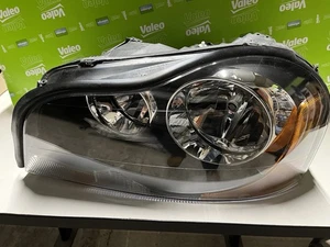 Faro Faro izquierdo 043512 Valeo 30744011 30784151 Volvo XC60 MK1 2003 encendido - Imagen 1 de 16