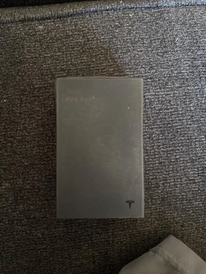 Chaveiro modelo Tesla 3/Y.  Novo na caixa!! - Imagem 1 de 3