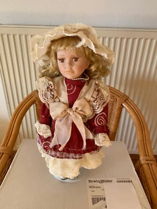 Künstler Puppe Sammlerpuppe Artist Doll Porzellan ohne Zertifikat - rot - Bild 1 von 1