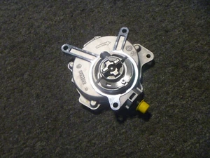 2007-2012 Volkswagen Jetta Power Brake Booster Vacuum Pump 06D145100H OEM New - Picture 1 of 2