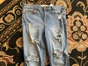 Hollister Jeans Light wash Distressed 9R 29x30 Raw Hem - Picture 1 of 7