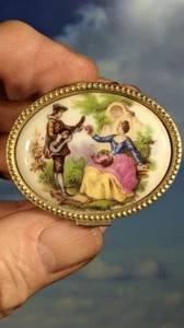Vintage Fragonard Hinged Porcelain Lid Metal Trinket Pill Box. 4.5cm x 3cm x 2cm - Picture 1 of 6