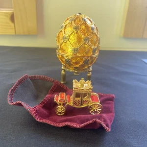Joan Rivers Imperial Treasures Krönungsei Goldakzente mit Ständer & Kutsche - Bild 1 von 8