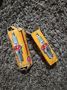 Brand New Pair 2 Of NGK Spark Plugs Part# BR9ES Yamaha Banshee 350 Blaster 200 - Picture 1 of 5