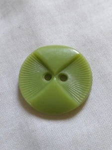 1 Vintage Colt #4 Owl Face Green Plastic Button Free US Shipping. - Picture 1 of 12