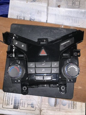 2012 2013 2014 2015 2016 CHEVROLET CRUZE LT AC Control OEM 95146207 - Image 1 of 2