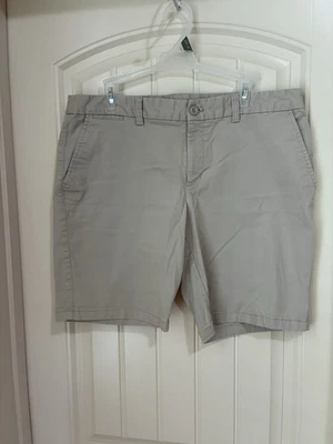 Pantalones cortos chinos Gap talla 14 caquis de Gap City Bermuda 9" Foto 1 de 2