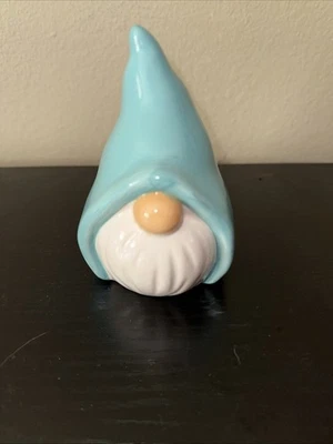 Figura Gnomo Jardín Sombrero Azul Barba Blanca Interior/Exterior Cerámica Boho Retro Foto 1 de 4