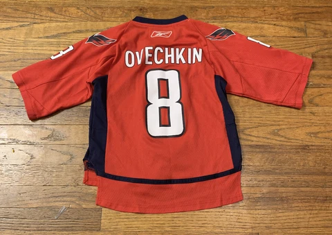 Alexander Ovechkin Washington Capitals Boys Jersey Size small  Youth Red Hockey Cover