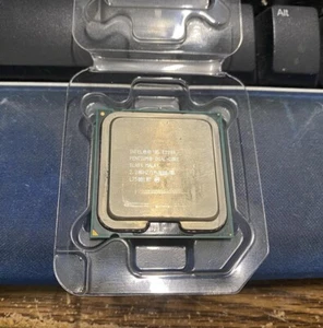 Intel Pentium SLA8X E2200 Dual Core 2.20GHz 800MHz 1MB L2 Socket LGA775 Z12a - Picture 1 of 1