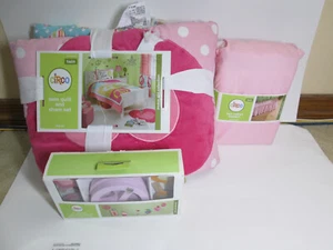 New Circo PEACE GIRL COLLECTION Twin Quilt, Sham, Art Display & Twin Bedskirt - Picture 1 of 10