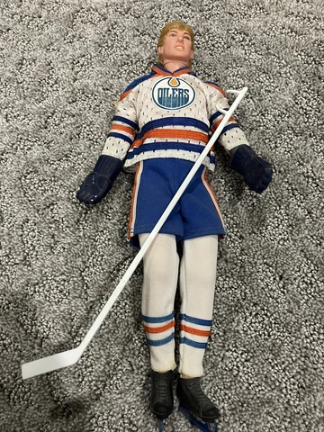 1986 Mattel Wayne Gretzky Doll W/ Edmonton Oilers #99 Cover