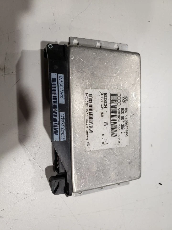 Módulo electrónico de control de estabilidad - Audi S4 2001 sedán - 00-02 8D0907389E Foto 1 de 4