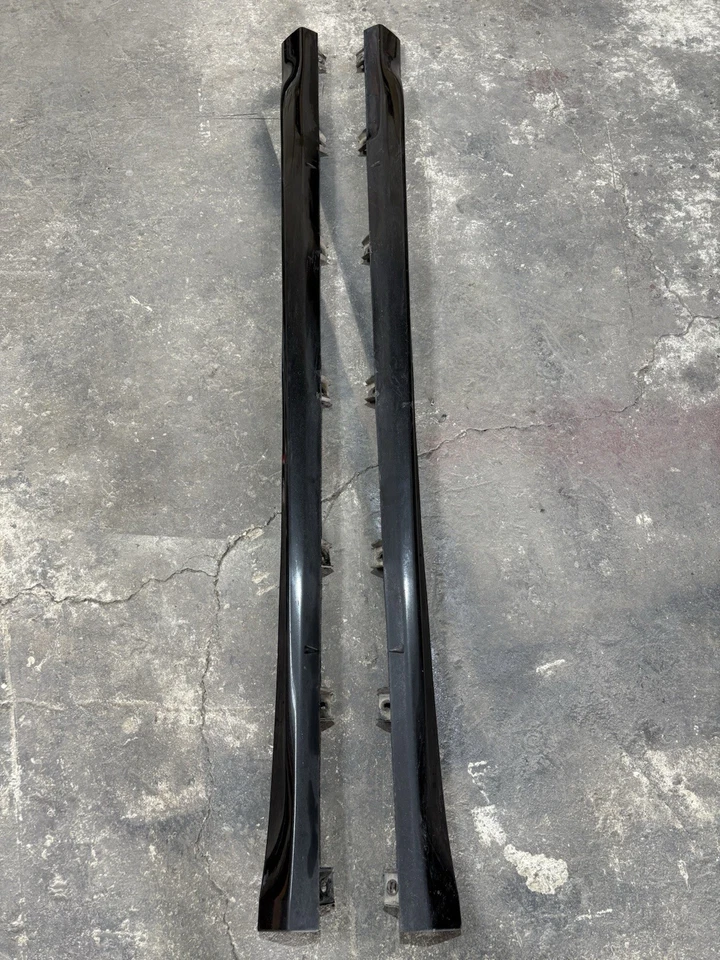 COPPIA MINIGONNE SOTTOPORTA LATERALI ALFA ROMEO GIULIETTA VELOCE COLORE NERO - Immagine 1 di 3