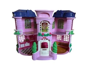 Vintage Fisher Price Loving Family Sweet Streets Townhouse 2 Story Pink 2001 - Picture 1 of 3