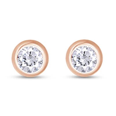 Conjunto de aretes solitarios bisel redondo diamante cultivado en laboratorio oro rosa de 10 quilates 1/10 quilates Foto 1 de 3