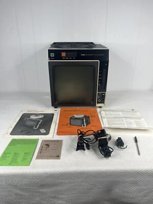 Vintage Kodak Ektagraphic 250  AudioViewer Slide Projector (Partially Tested) - Image 1 of 4
