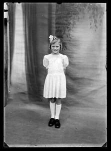 Portrait studio petite fille enfants  - ancien négatif photo an. 1940 - Picture 1 of 1
