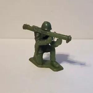 Figura de 60 mm Louis Marx 1960 Segunda Guerra Mundial Segunda Guerra Mundial verde estadounidense soldado de juguete de Estados Unidos - Imagen 1 de 1