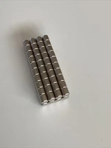 100 Stk. 3/16 x 3/16 superstarke runde Neodym-Magnete N52 Seltene Erden - Bild 1 von 3