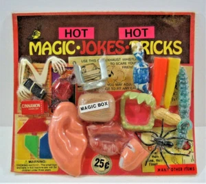  Vintage Hot Magic Tricks Jokes Charms Toys Gumball Vend Machine Disp Card #210 - Picture 1 of 1