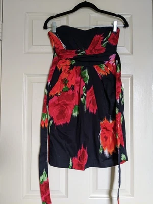 Vestido Floral Teeze Me Sin Tirantes Talla 3 Negro Rojo Verde Estampado Retro Sexy Elegante Foto 1 de 4