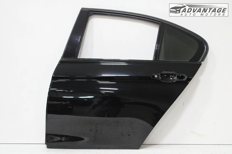 2017-2018 BMW 330I XDRIVE F30 ЗАДНЯЯ ЛЕВАЯ СТОРОНА КРЫШКА ДВЕРНОГО КОРПУСА LCI ОТ ОРИГИНАЛЬНОГО ПРОИЗВОДИТЕЛЯ - Изображение 1 из 4