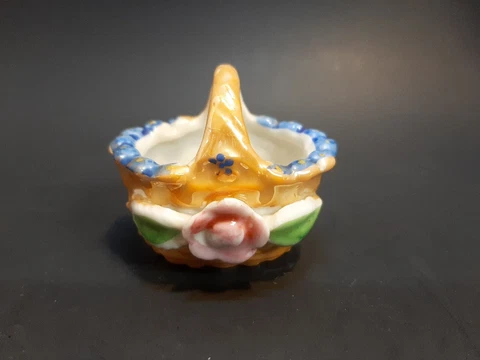 Porcelain Basket With Handle Made In Japan    vintage     TB Cover