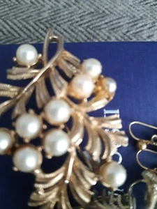 costume jewellery - Picture 1 of 3
