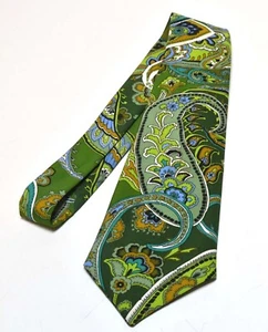 VINTAGE RETRO GREEN GROOVY PAISLEY HAND MADE NECKTIE CUSTOM TAG SILK? - Picture 1 of 5