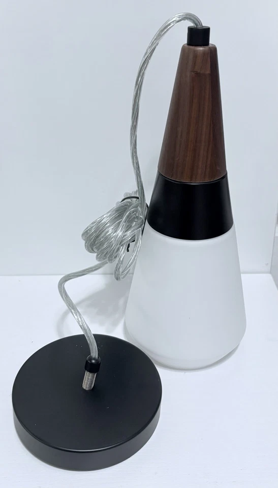 Lámpara colgante de techo moderna de vidrio blanco madera detalles negros Foto 1 de 4