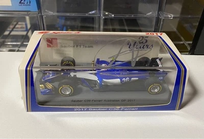 2017 Sauber F1 Antonio Giovinazzi firmato 1/43 Spark Model Ferrari AF Corse - Immagine 1 di 4