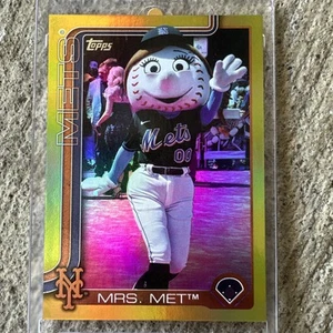 2025 Topps Series 1 Celebration Gold Foil 07/50 New York Mets Mascot Mrs. #M-13 - Picture 1 of 2