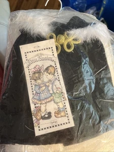 1991 VTG Daisy Kingdom Baby 12” Doll Black Velvet CAPE NEW Also Fits Up To 18” - Picture 1 of 5