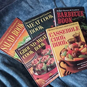 Lot Of 5 Better Homes and Gardens Cookbooks Casseroles Barbecue 1965-69 Recipes - Picture 1 of 22