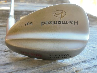 Club de Golf Wilson Harmonized 50 Cuña de Lanzamiento Mano Derecha Eje de Acero Empuñadura Lamkin Foto 1 de 4