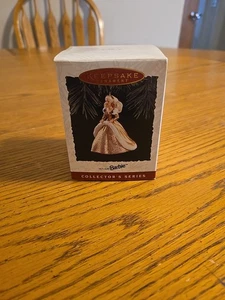 1994 HOLIDAY BARBIE #2 HALLMARK KEEPSAKE COLLECTOR SERIES ORNAMENT NEW DV53 - Picture 1 of 3