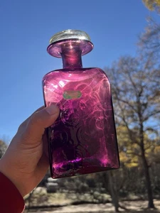 Vintage 60er Jahre MCM Bischoff Kunstglas lila quadratisch Wirbel Karaffe mit Stopfen - Bild 1 von 12