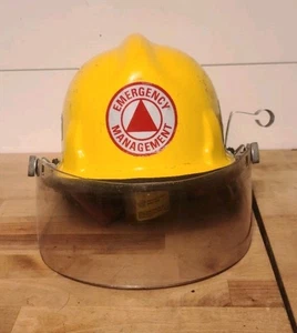 Cairns 660C Yelllow Firefighter Emergency Helmet Neck EYE Protection Light Attac - Picture 1 of 13
