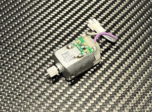 1/32 Slotcar Silnik Oryginalna część zamienna Carrera E200 do DIGITAL 132, EVOLUTION - Zdjęcie 1 z 4