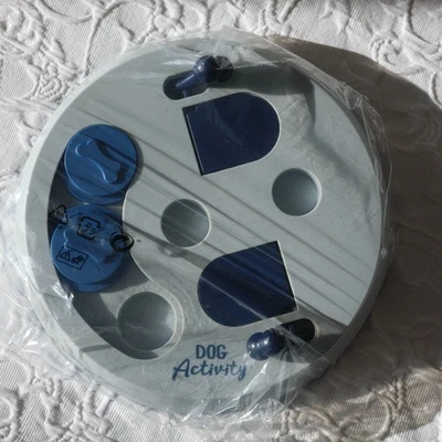 TRIXIE Intelligence toy dog activity "Dog Activity strategy game flip board - Image 1 of 4